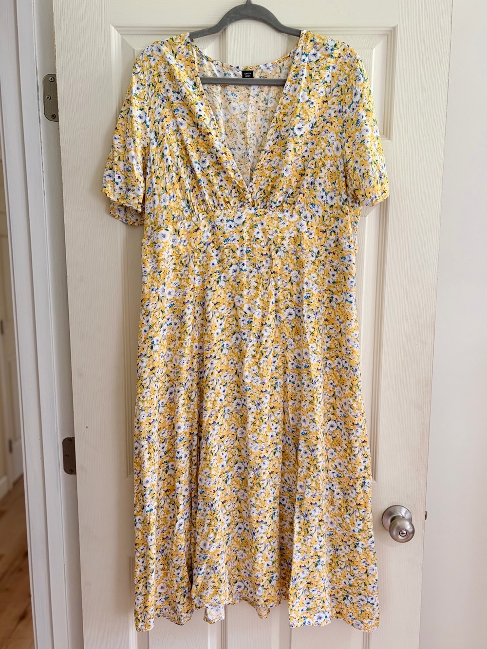 Women’s Yellow Floral Summer Maxi Dress with 
Flutter Sleeves Size 3XL - Picture 3 of 5